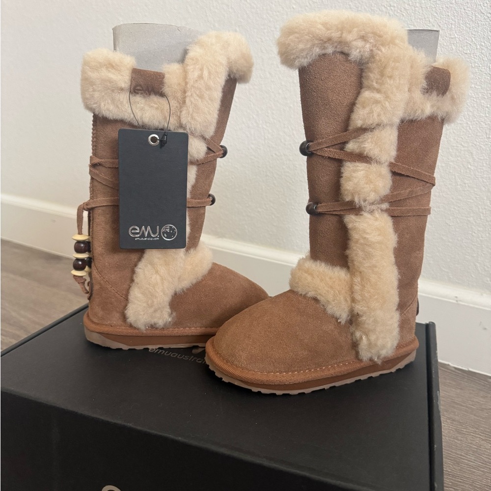 EMU Australia Brown Shearling Boots - Picture 2 of 6